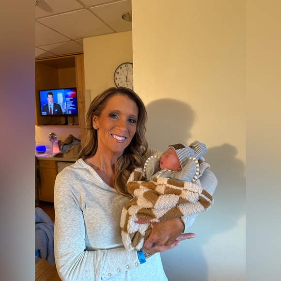 Meet your Posher, Lisa - Picture 5 of 7